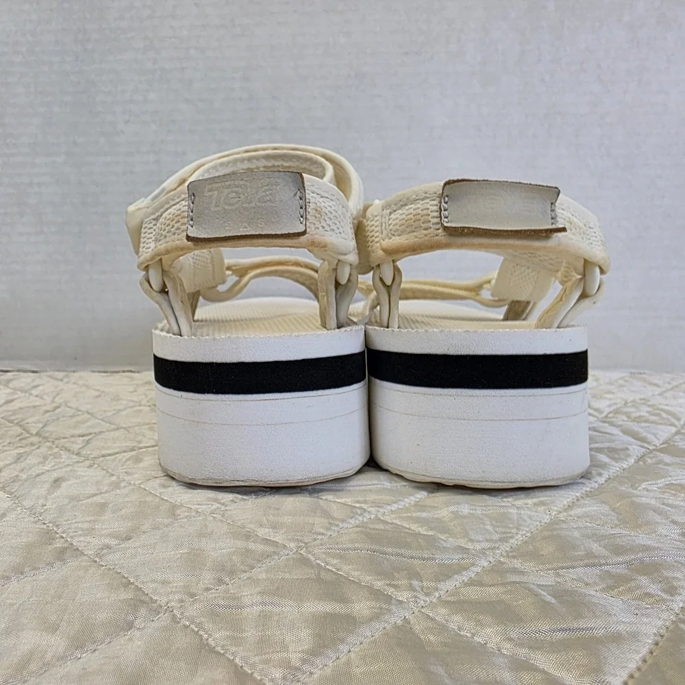 Teva Women's Platform Universal Mesh Sandal Size 6 Platform White Festival